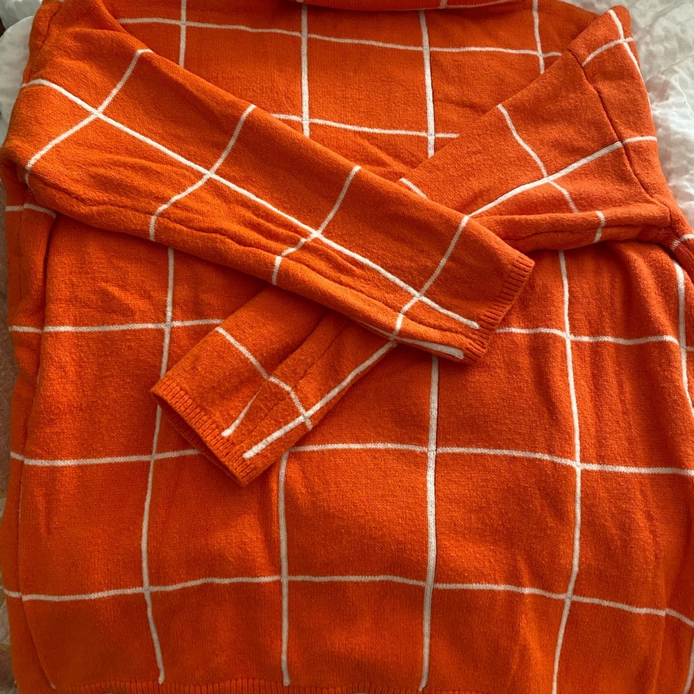 Orange Grid Pattern Sweater/ Green Grid Pattern Sweater